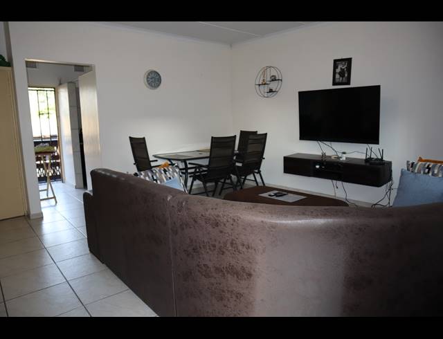 2 BEDROOM APARTMENT FOR SALE IN PINETOWN CENTRAL